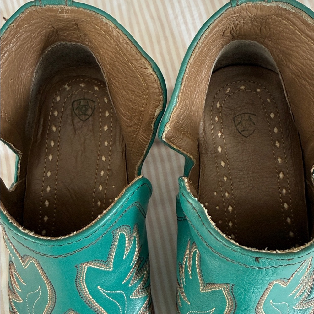 Ariat Ladies Dixon Snip Toe Boots in Turquoise Leather - Picture 7 of 11
